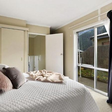 فيلا Ultimate Convenience, Walk-To-Town Townhouse كوينستاون المظهر الخارجي الصورة