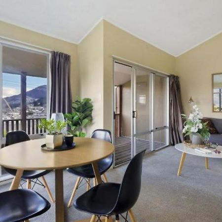 فيلا Ultimate Convenience, Walk-To-Town Townhouse كوينستاون المظهر الخارجي الصورة