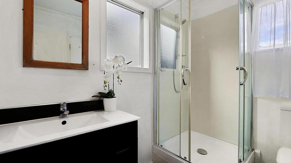 فيلا Ultimate Convenience, Walk-To-Town Townhouse كوينستاون المظهر الخارجي الصورة